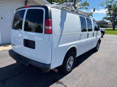 Used 2015 Chevrolet Express 2500 RWD image 3