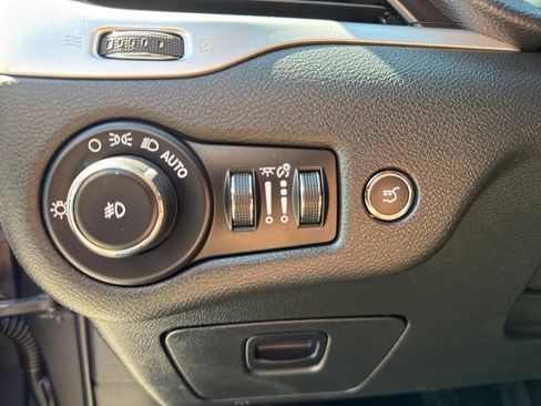 Used 2015 Jeep Cherokee Trailhawk w/ Comfort/Convenience Group image 49