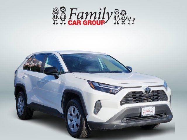 Certified 2025 Toyota RAV4 LE AWD/4WD image 2