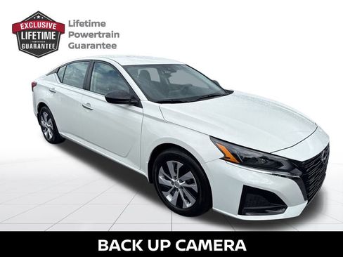 Certified 2025 Nissan Altima 2.5 S image 4