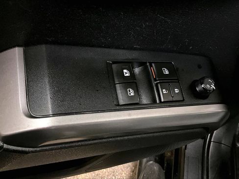 Certified 2022 Toyota Tacoma SR5 image 30