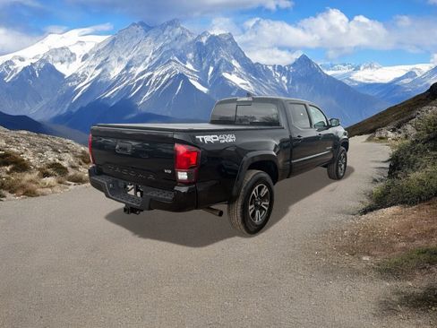 Used 2019 Toyota Tacoma TRD Sport w/ TRD Premium Sport Package image 5