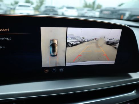 Used 2024 Cadillac Lyriq Luxury RWD image 9