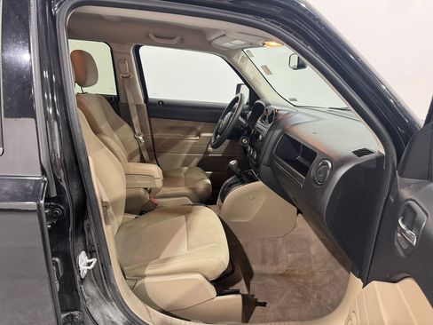 Used 2016 Jeep Patriot Sport FWD image 18