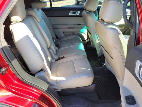 Used 2013 Ford Explorer XLT image 11