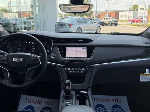Used 2025 Cadillac XT5 Premium Luxury w/ Technology Package AWD/4WD image 36