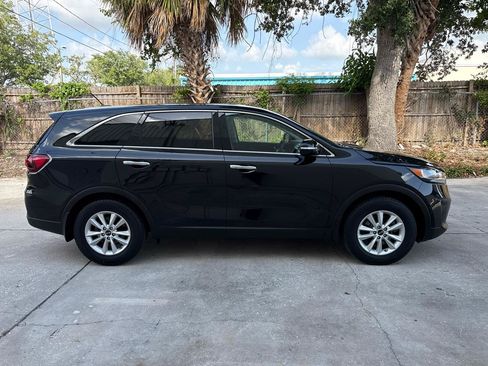 Used 2019 Kia Sorento L FWD image 4