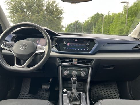Certified 2023 Volkswagen Taos SE w/ Panoramic Sunroof Package FWD image 25