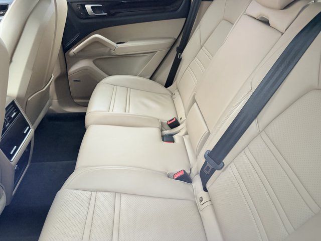Used 2019 Porsche Cayenne AWD/4WD image 8