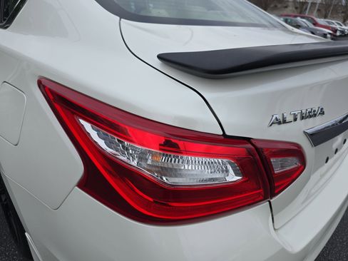 Used 2017 Nissan Altima 3.5 SL w/ 3.5SL Technology Package image 31