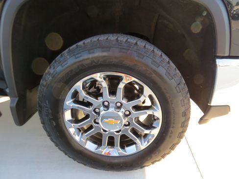 Used 2024 Chevrolet Silverado 2500 LTZ w/ LTZ Convenience Package AWD/4WD image 10