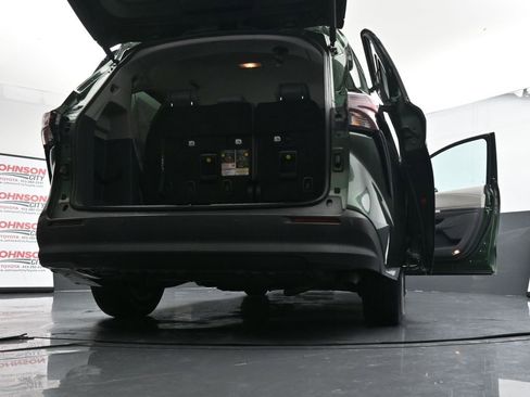 Used 2023 Toyota Sienna XLE image 46