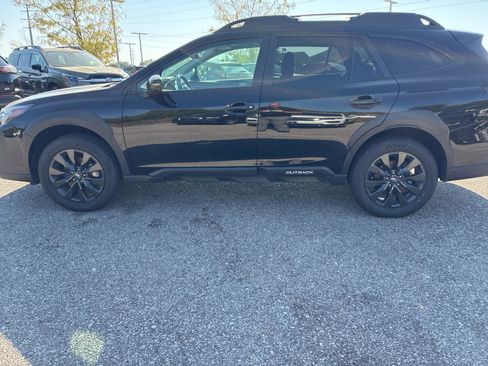 Used 2025 Subaru Outback Onyx Edition image 12