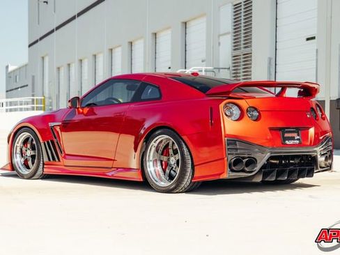 Used 2009 Nissan GT-R Premium AWD/4WD image 10
