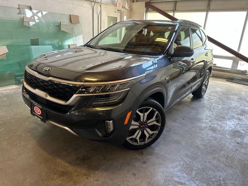 Used 2021 Kia Seltos SX w/ SX Sunroof Package AWD/4WD image 1