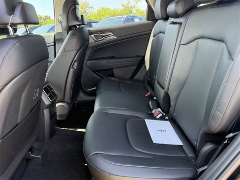 New 2026 Kia Sportage EX image 17