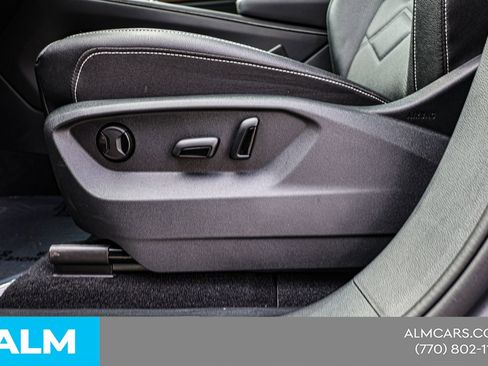 Used 2025 Volkswagen Atlas SE image 21