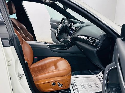 Used 2021 Maserati Levante image 7