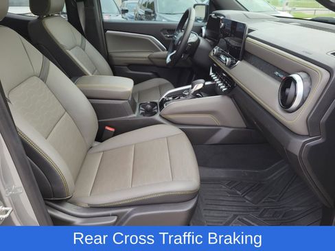 Used 2024 Chevrolet Colorado ZR2 w/ ZR2 Convenience Package III AWD/4WD image 12