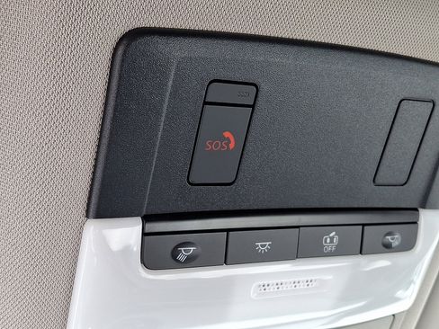 Certified 2025 Nissan Rogue SV image 25