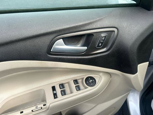 Used 2014 Ford Escape SE w/ Equipment Group 201A FWD image 13