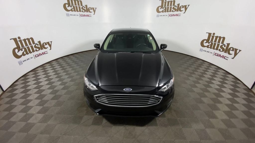 Used 2019 Ford Fusion SE FWD image 3