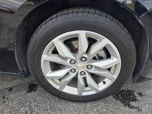 Used 2017 Chevrolet Impala LT FWD image 40