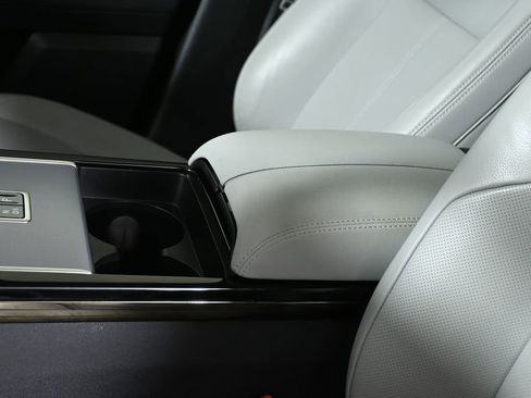 Used 2024 Land Rover Range Rover Velar S image 24