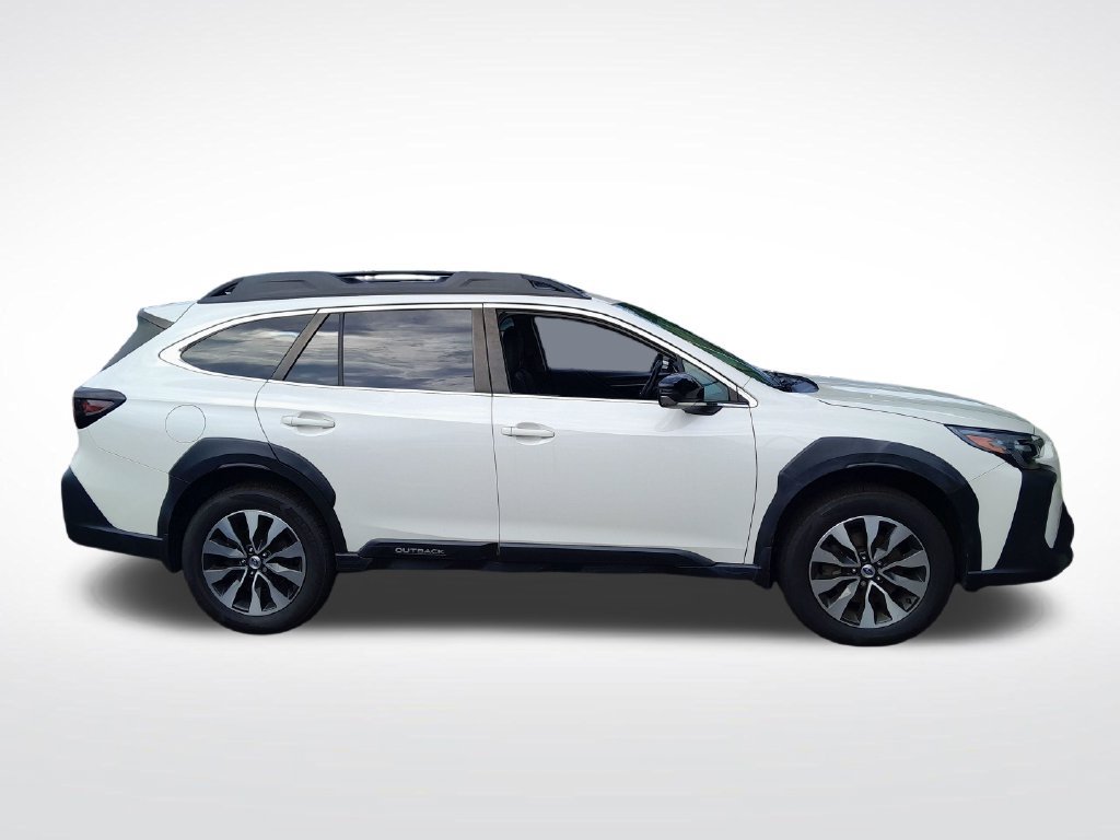 Used 2023 Subaru Outback Limited AWD/4WD image 9
