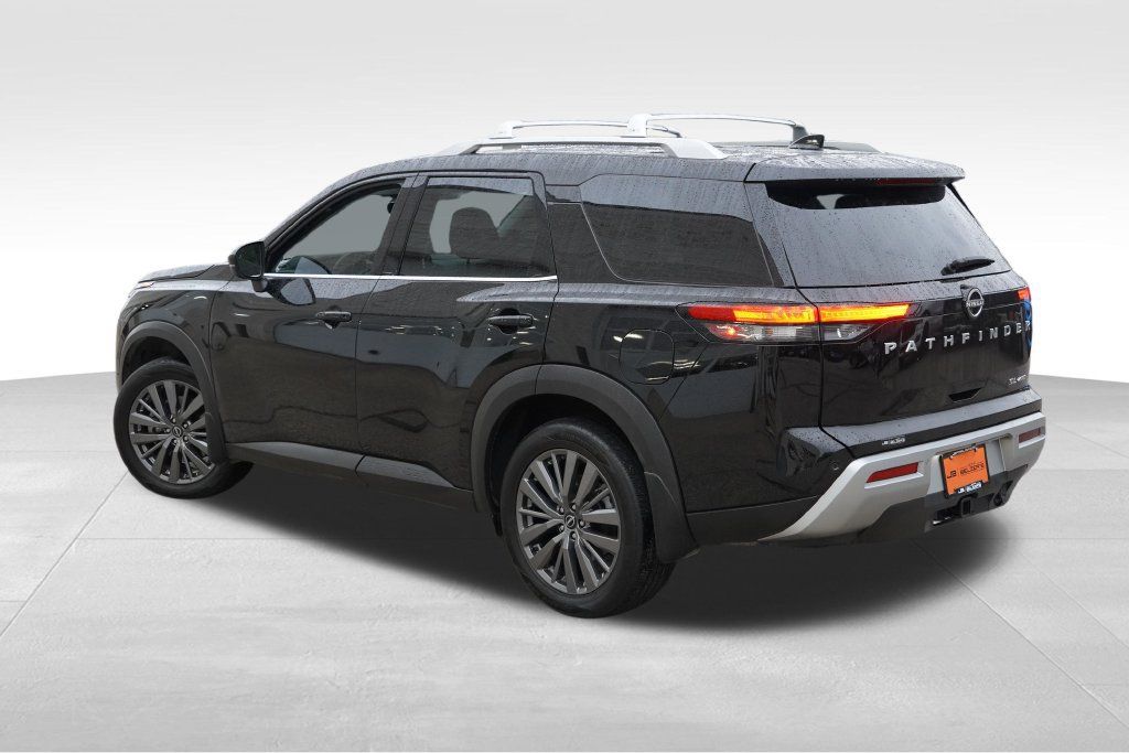 Used 2024 Nissan Pathfinder SL w/ SL Premium Package AWD/4WD image 7