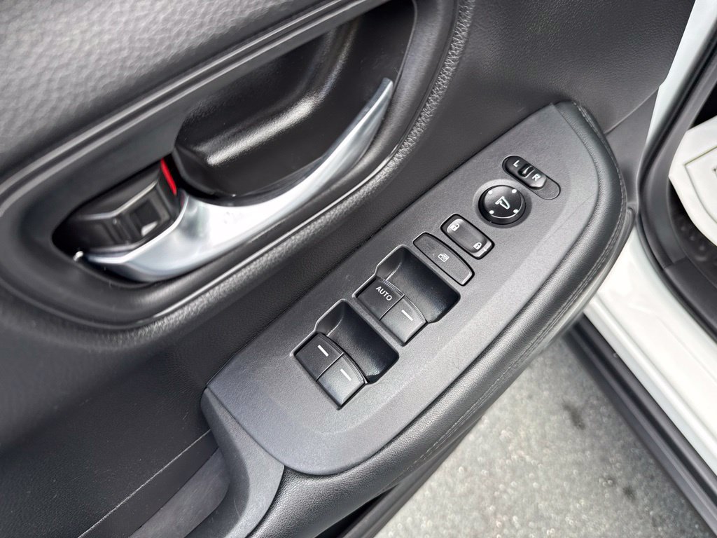 Used 2023 Honda HR-V LX image 24