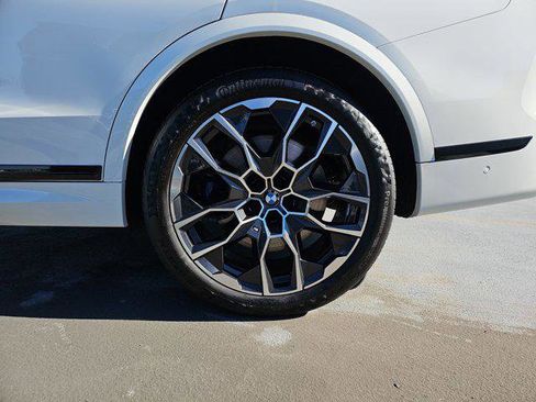 Used 2025 BMW X7 M60i image 36