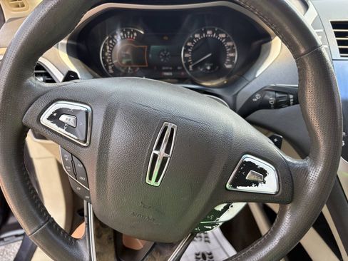 Used 2013 Lincoln MKZ FWD image 21
