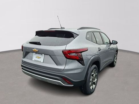 New 2026 Chevrolet Trax LT w/ Sunroof Package image 4
