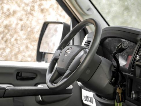 Used 2021 Nissan NV 2500 S image 24