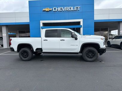 New 2026 Chevrolet Silverado 2500 ZR2 w/ LPO, Dark Essentials Package
