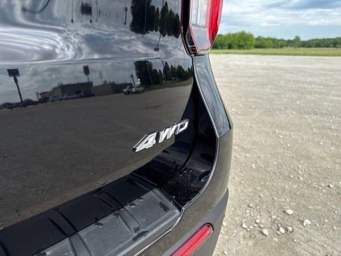 Used 2025 Ford Explorer ST-Line w/ ST-Line Street Pack AWD/4WD image 10