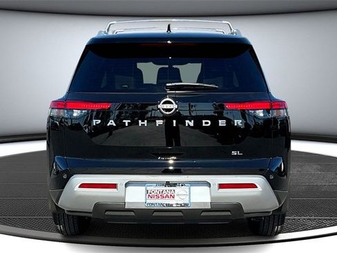 New 2025 Nissan Pathfinder SL w/ Black Appearance Package image 4