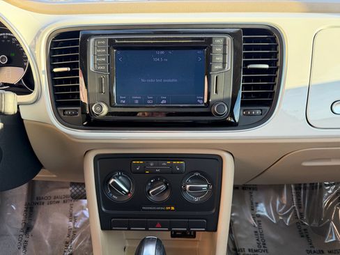 Used 2016 Volkswagen Beetle 1.8T SEL w/ Lighting Package image 22