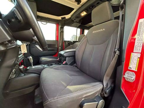 Used 2017 Jeep Wrangler Unlimited Sahara image 24