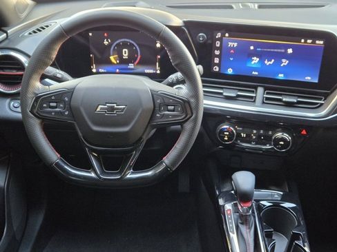 Used 2025 Chevrolet Trax RS w/ Sunroof Package image 28