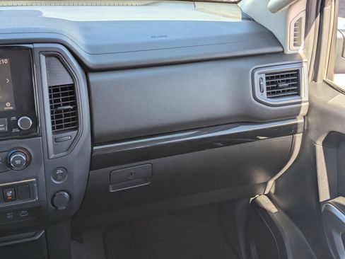 Used 2024 Nissan Titan SV image 18