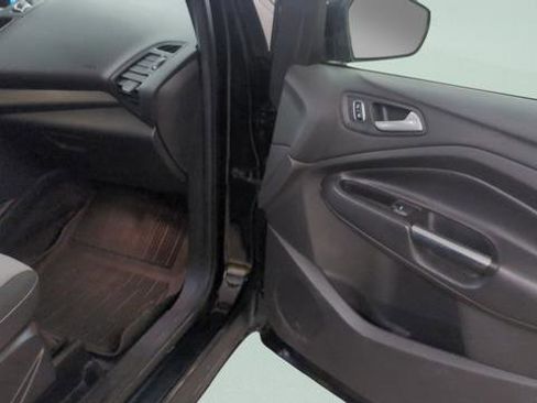 Used 2017 Ford Escape SE image 29