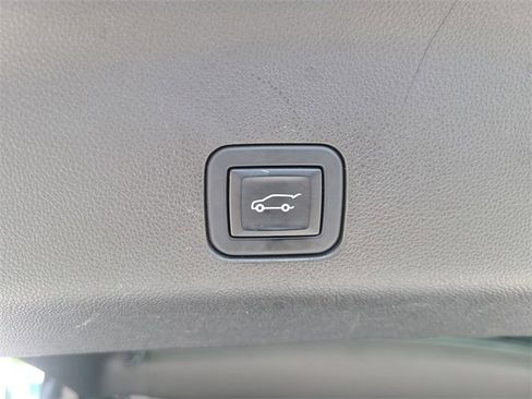 Used 2022 GMC Yukon Denali image 12