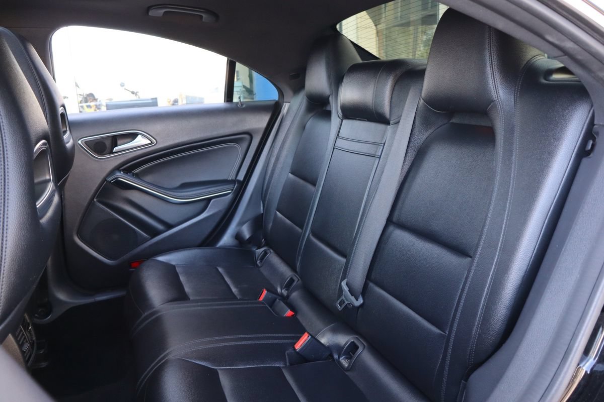Used 2015 Mercedes-Benz CLA 250 4MATIC image 11