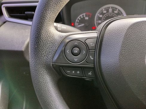 Used 2022 Toyota Corolla LE image 17