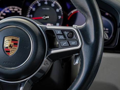Used 2019 Porsche Cayenne S image 17