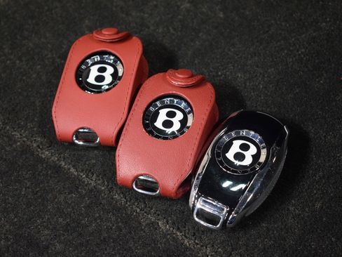 Certified 2022 Bentley Bentayga image 41