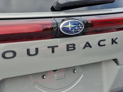 Used 2026 Subaru Outback Premium AWD/4WD image 31