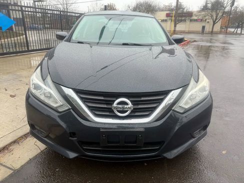 Used 2017 Nissan Altima 2.5 SV image 1
